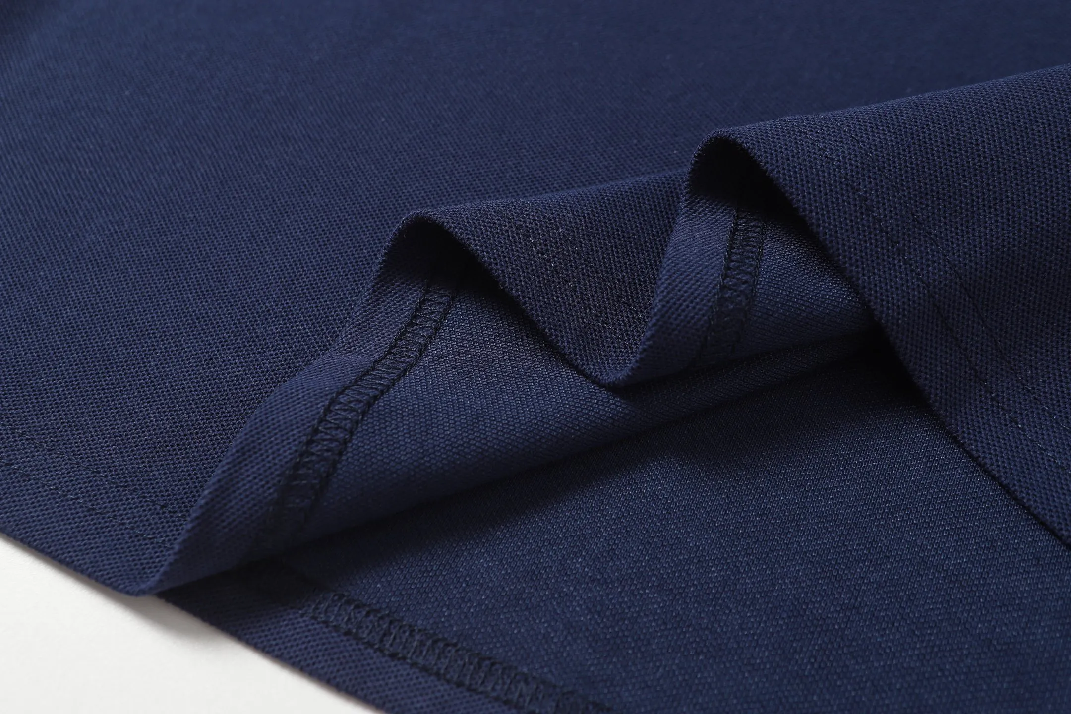 P150 Style No.: A012 [Ralph Lauren Classic Logo Embroidered Polo Shirt] ✅250g fine cotton pique fabric, custom-woven and dyed threads ✅Original stickers Scan the QR code to enter the official website ✅Large version, loose and stylish, can wear up to 210 pounds Color: Black White Navy Blue Sky Blue Dark Gray Floral Gray Size: S-XL